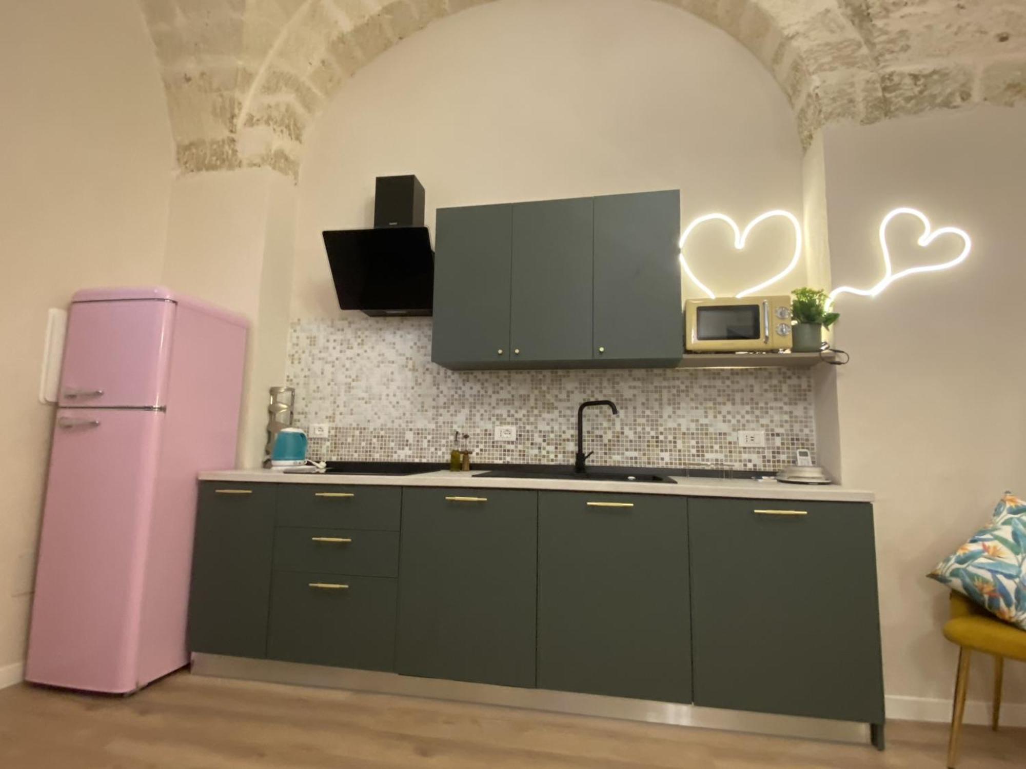 Quiet And Stylish - Bari City Center, Minutes To Station Exteriör bild