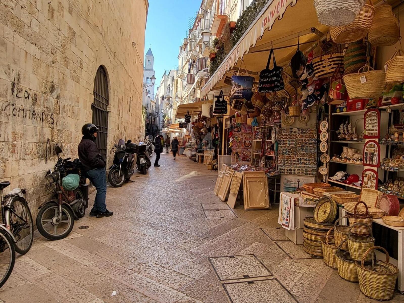 Quiet And Stylish - Bari City Center, Minutes To Station Exteriör bild