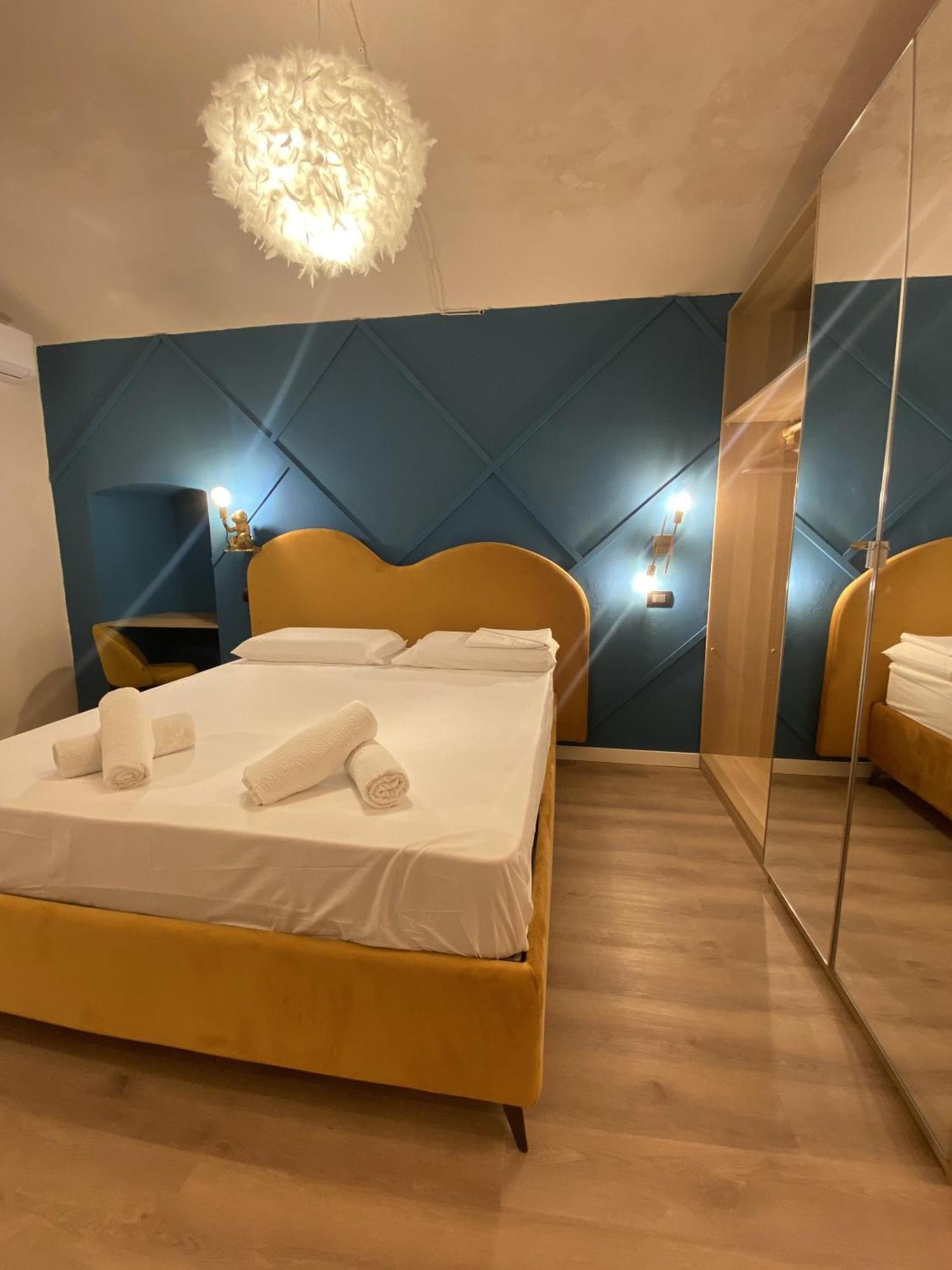 Quiet And Stylish - Bari City Center, Minutes To Station Exteriör bild