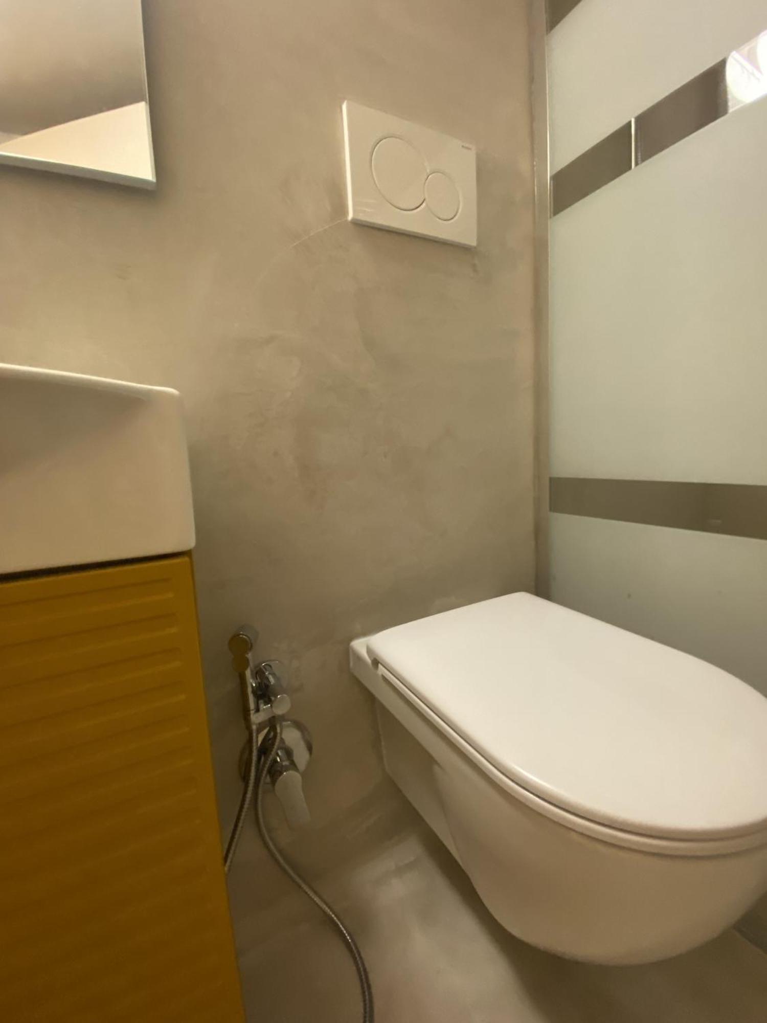Quiet And Stylish - Bari City Center, Minutes To Station Exteriör bild